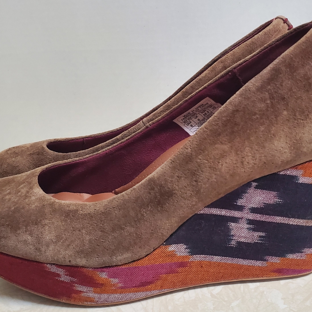 Reef Brown and Red Wedge Shoes with Suede Upper